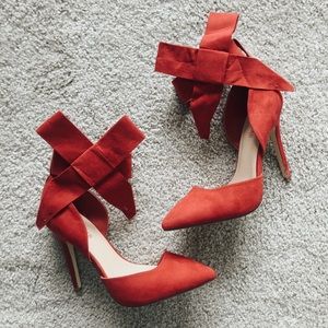 Red Bow Heels